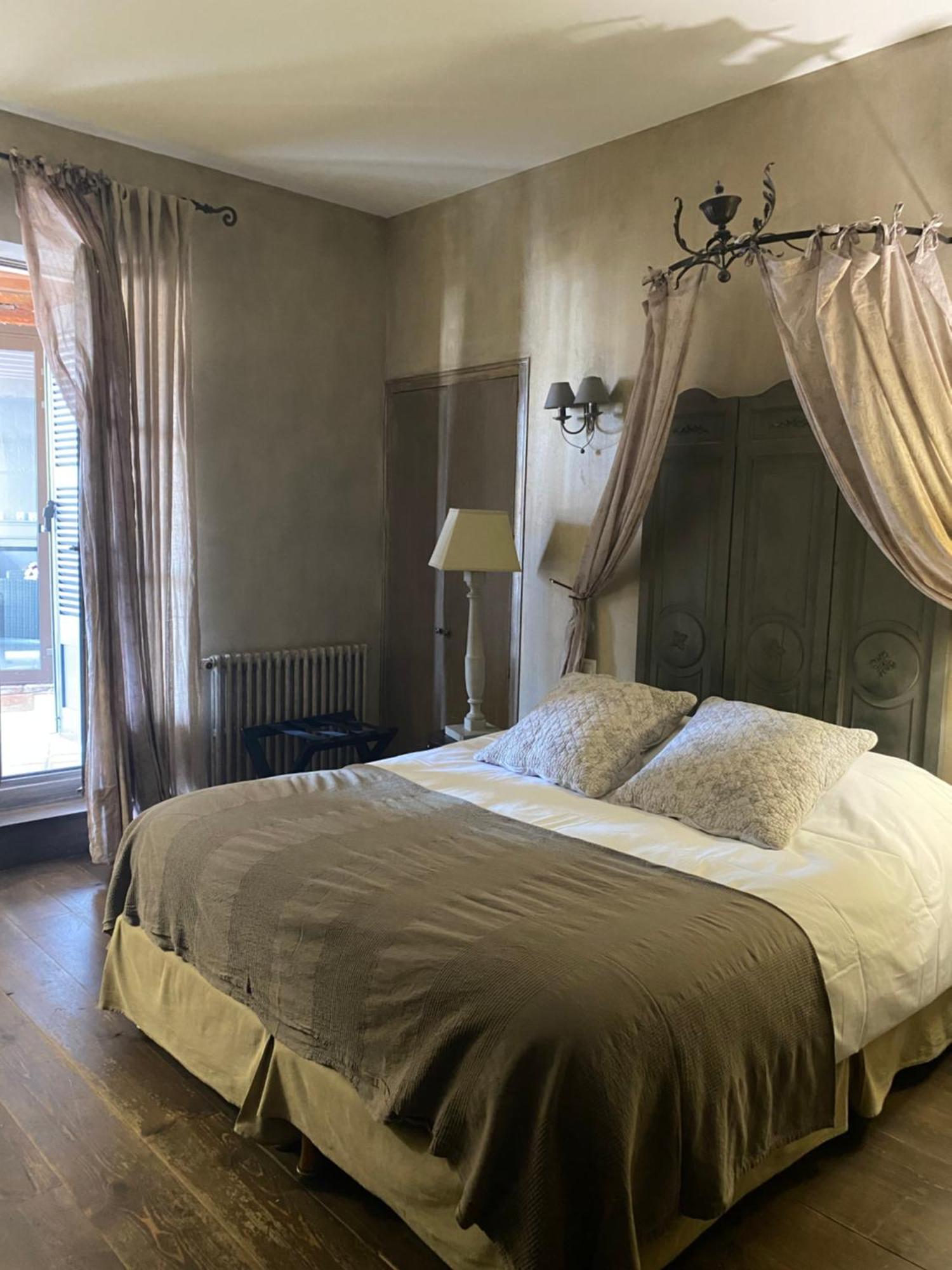 Hotel De La Tour Châtillon-sur-Chalaronne Dış mekan fotoğraf