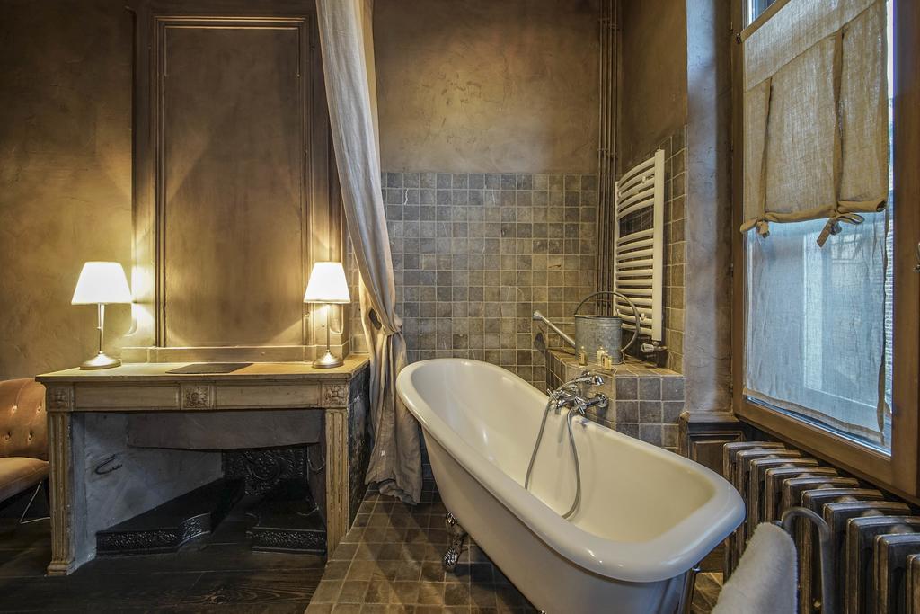 Hotel De La Tour Châtillon-sur-Chalaronne Dış mekan fotoğraf