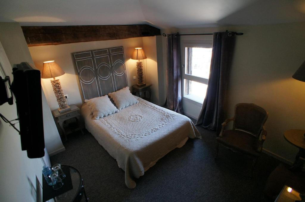Hotel De La Tour Châtillon-sur-Chalaronne Oda fotoğraf