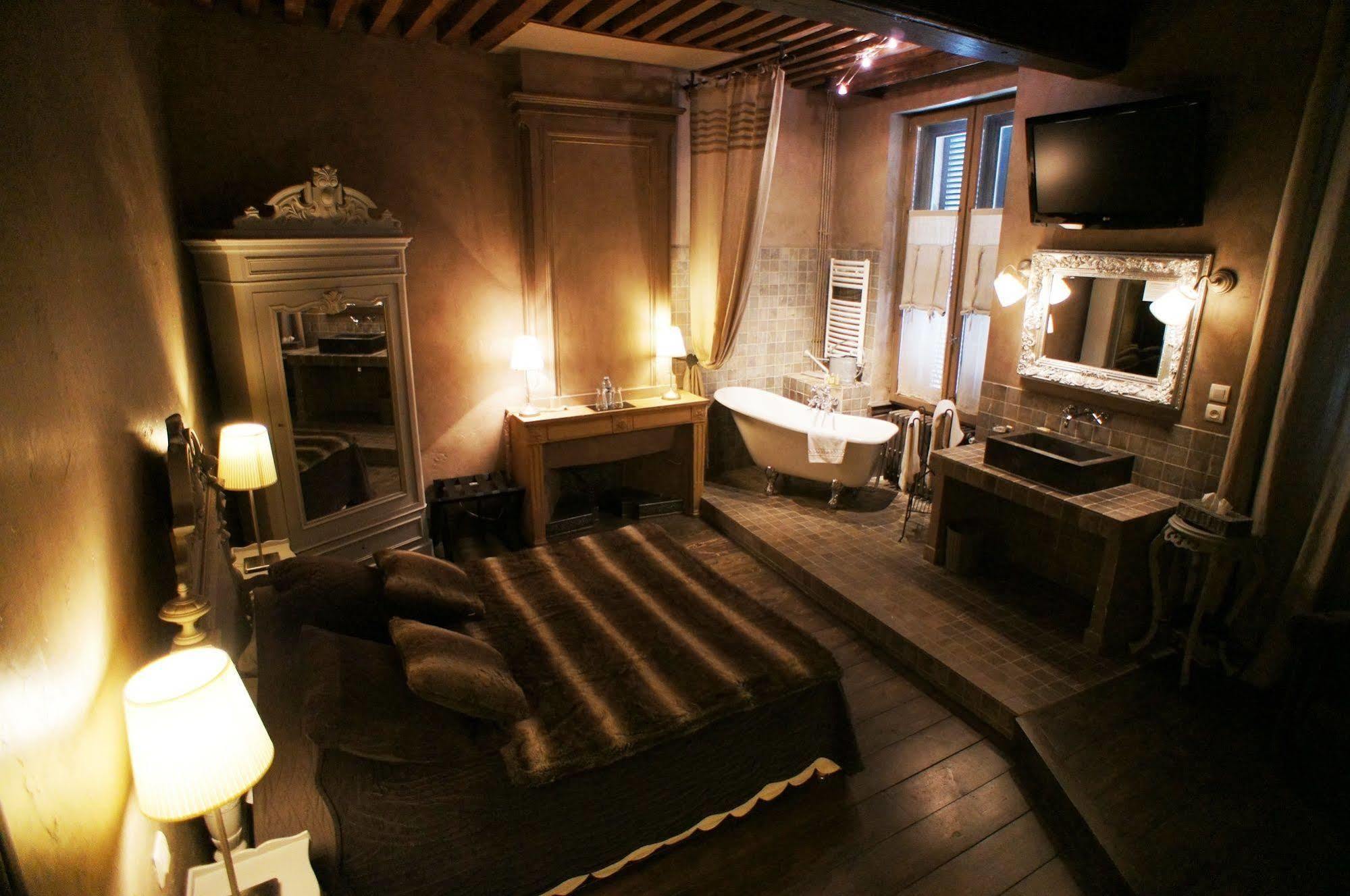 Hotel De La Tour Châtillon-sur-Chalaronne Dış mekan fotoğraf